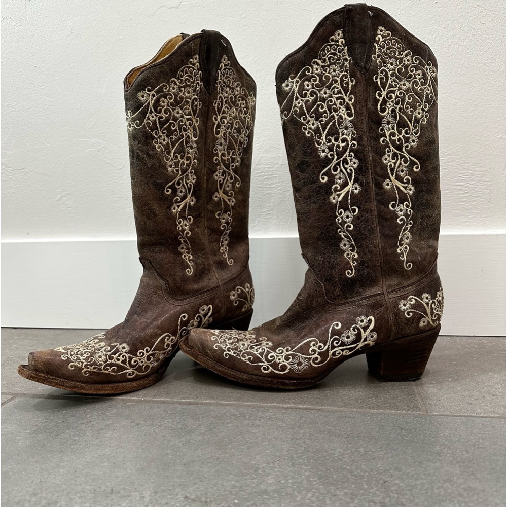 Corral women’s crater with bone embroidery